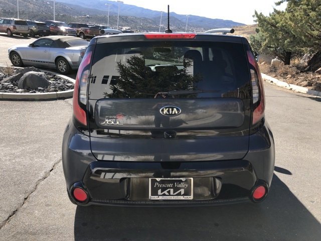 Used 2016 Kia Soul + image 10
