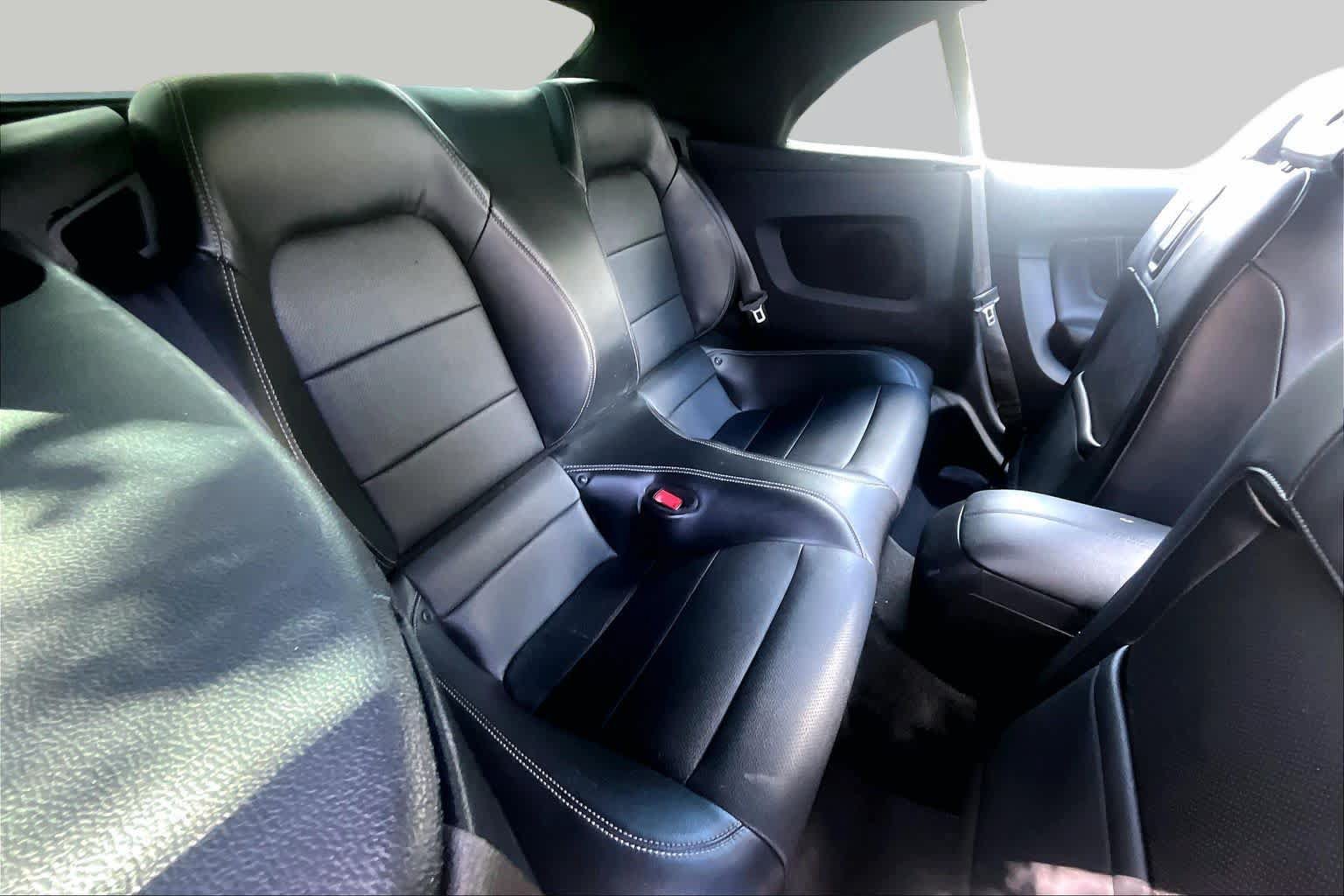 Used 2019 Ford Mustang Premium RWD image 19
