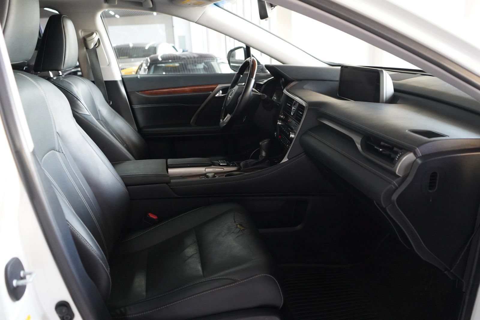 Used 2019 Lexus RX 350L FWD image 16