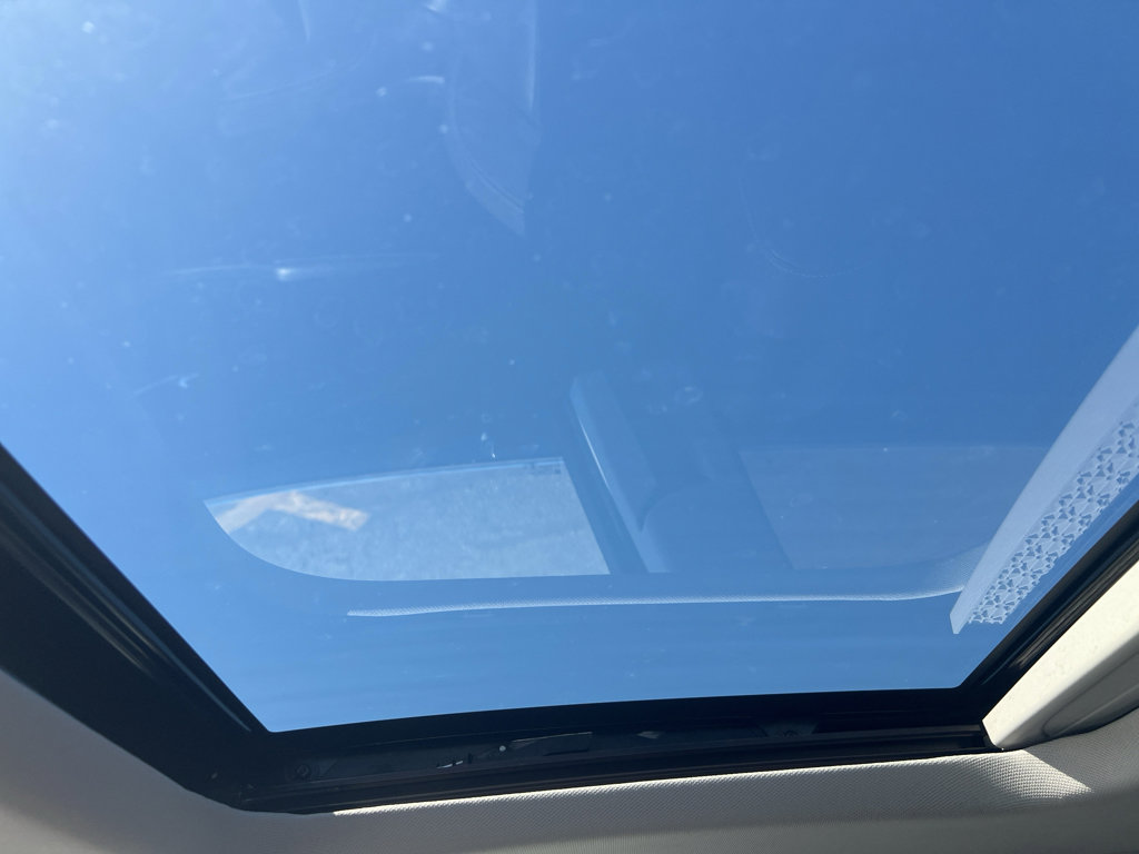 Used 2021 Chevrolet Traverse Premier image 19