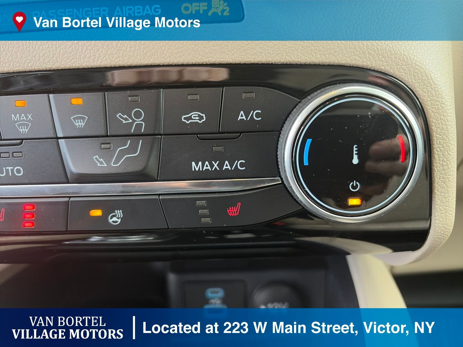 Used 2022 Ford Escape SE w/ Cold Weather Package image 21