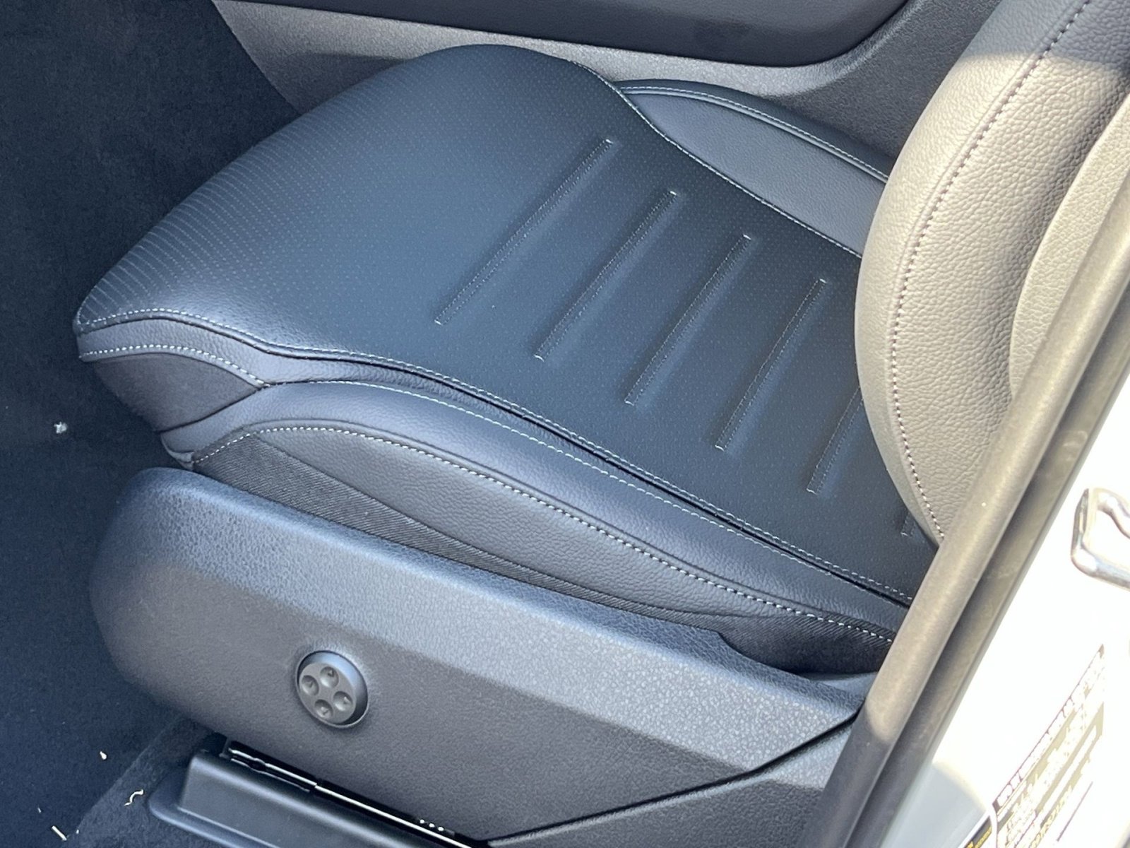 New 2026 Mercedes-Benz GLC 300 4MATIC image 12