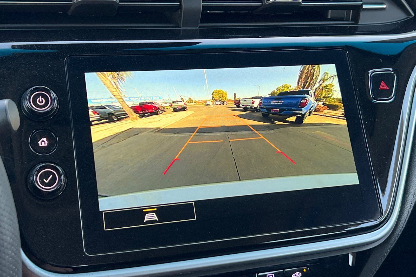 Used 2023 Chevrolet Bolt LT FWD image 25