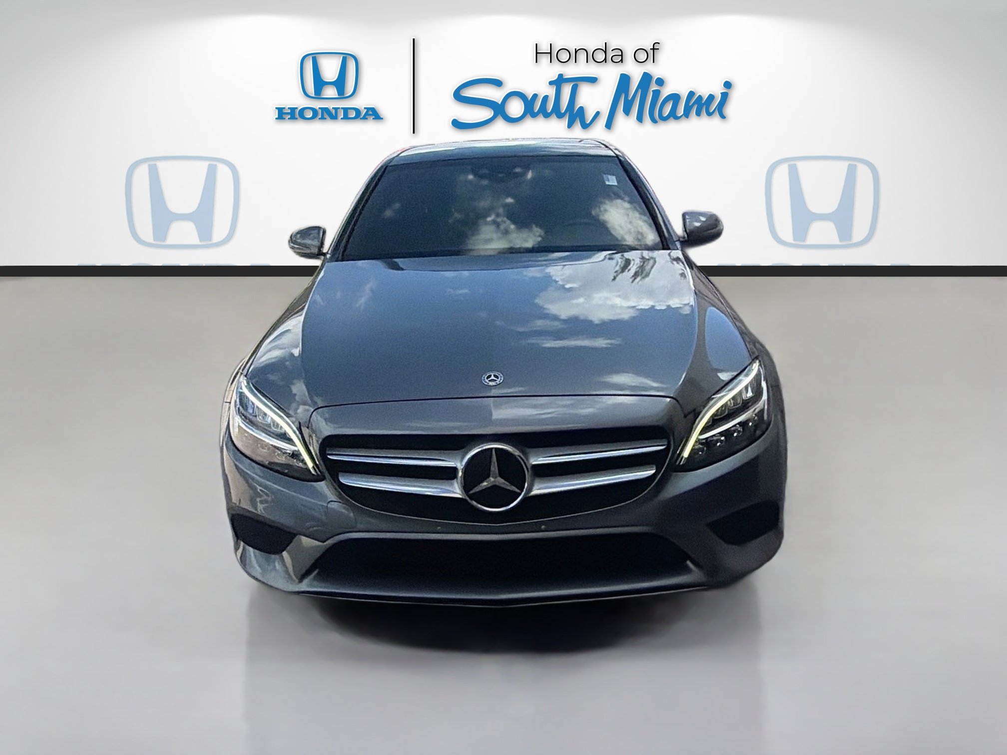 Used 2019 Mercedes-Benz C 300 4MATIC Sedan image 2