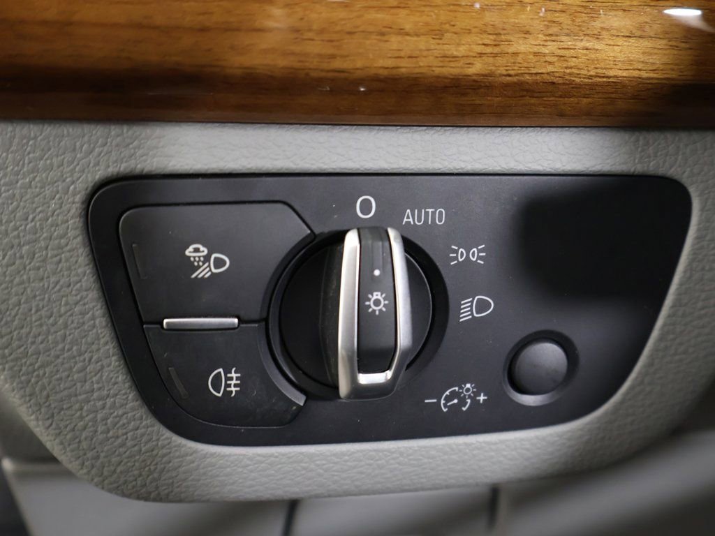 Used 2024 Audi Q5 2.0T Premium w/ Convenience Package image 40