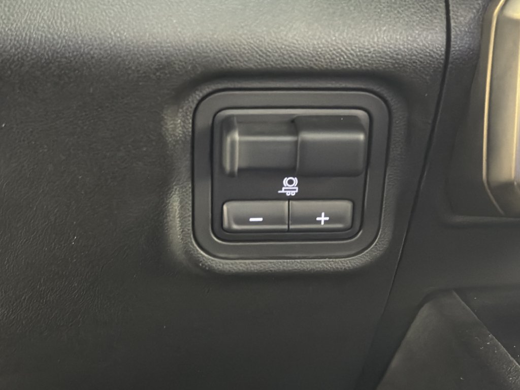Used 2024 GMC Hummer EV 3X w/ LPO, Cargo Utility Package AWD/4WD image 31