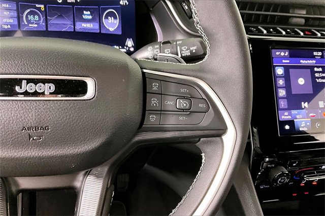 Used 2025 Jeep Grand Cherokee Altitude w/ Trailer Tow Package image 12