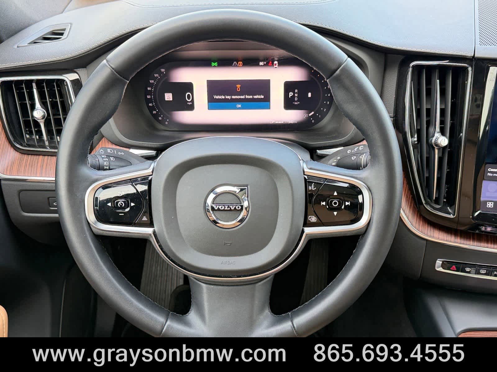Used 2023 Volvo XC60 B5 Ultimate w/ Protection Package Premier FWD image 19