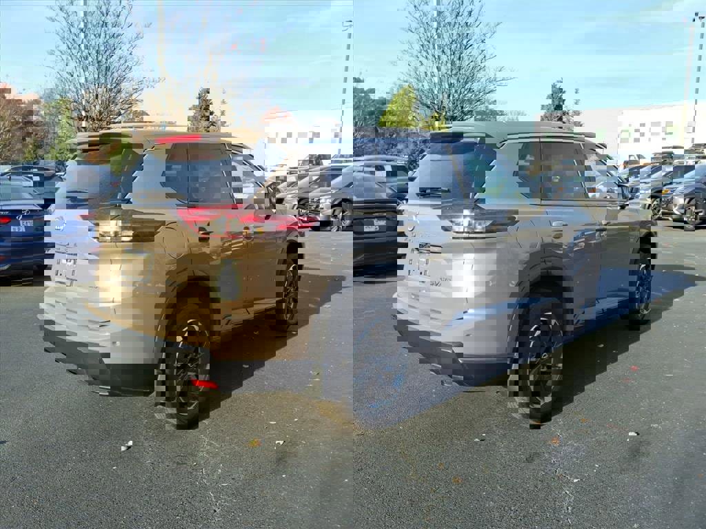 Used 2024 Nissan Rogue SV image 26