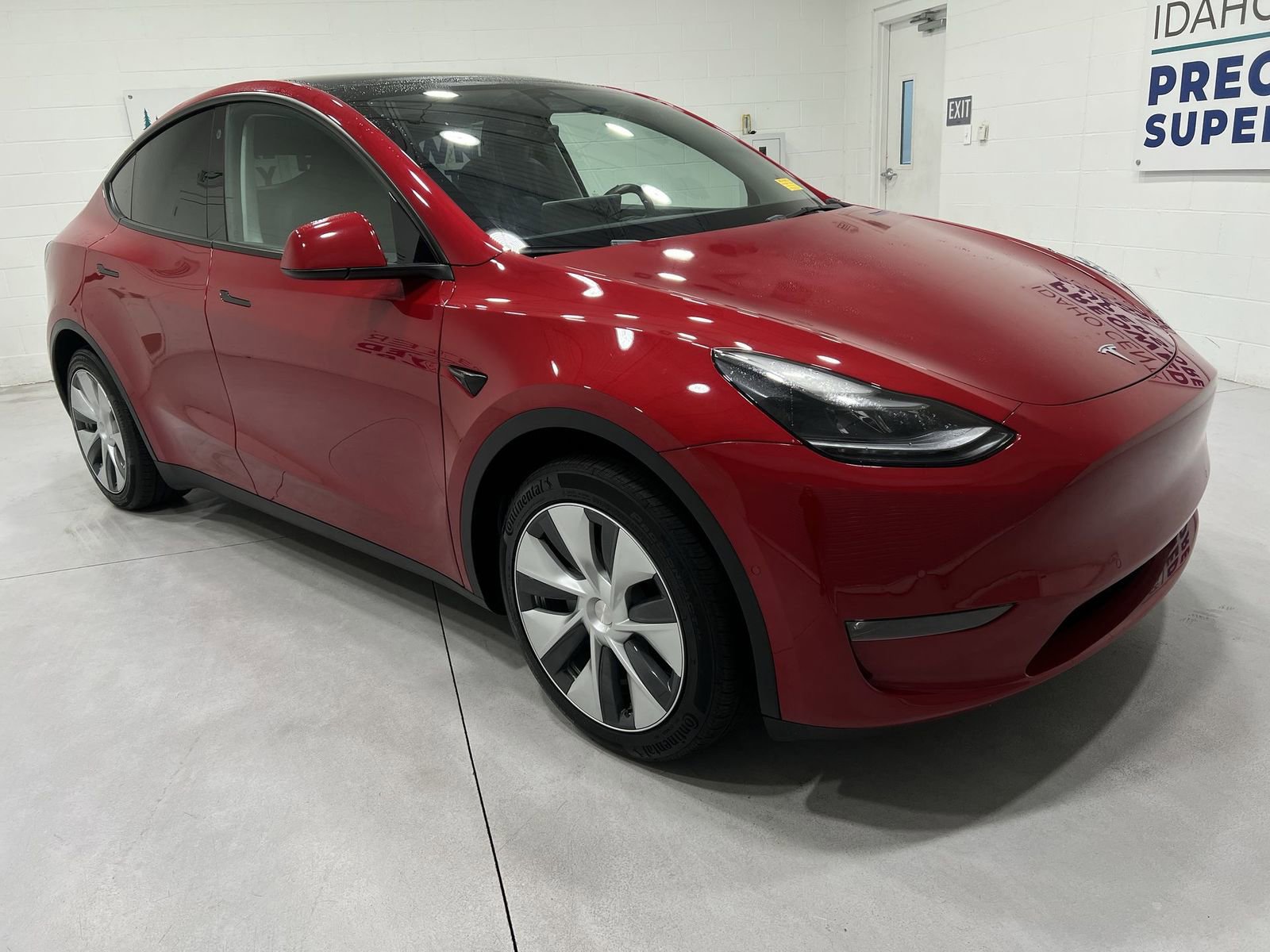 Used 2022 Tesla Model Y Long Range image 2