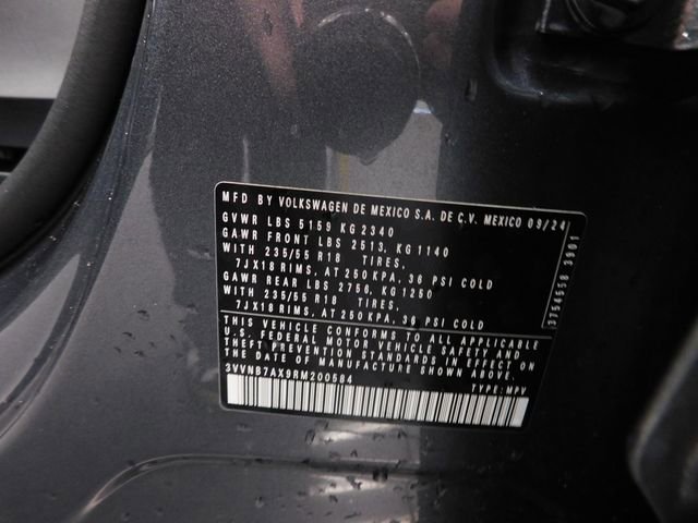 Used 2024 Volkswagen Tiguan SE image 38