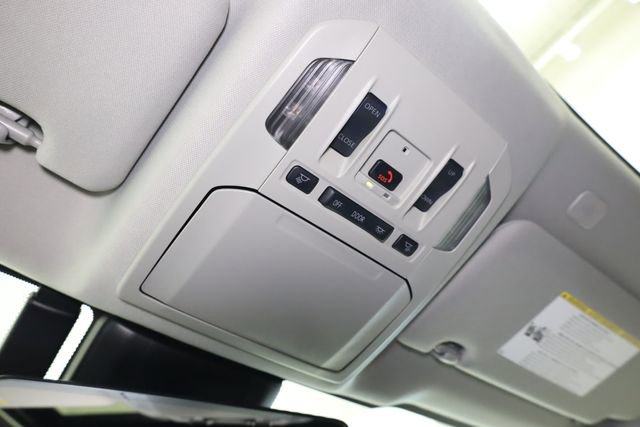 Used 2024 Toyota Highlander XLE image 21