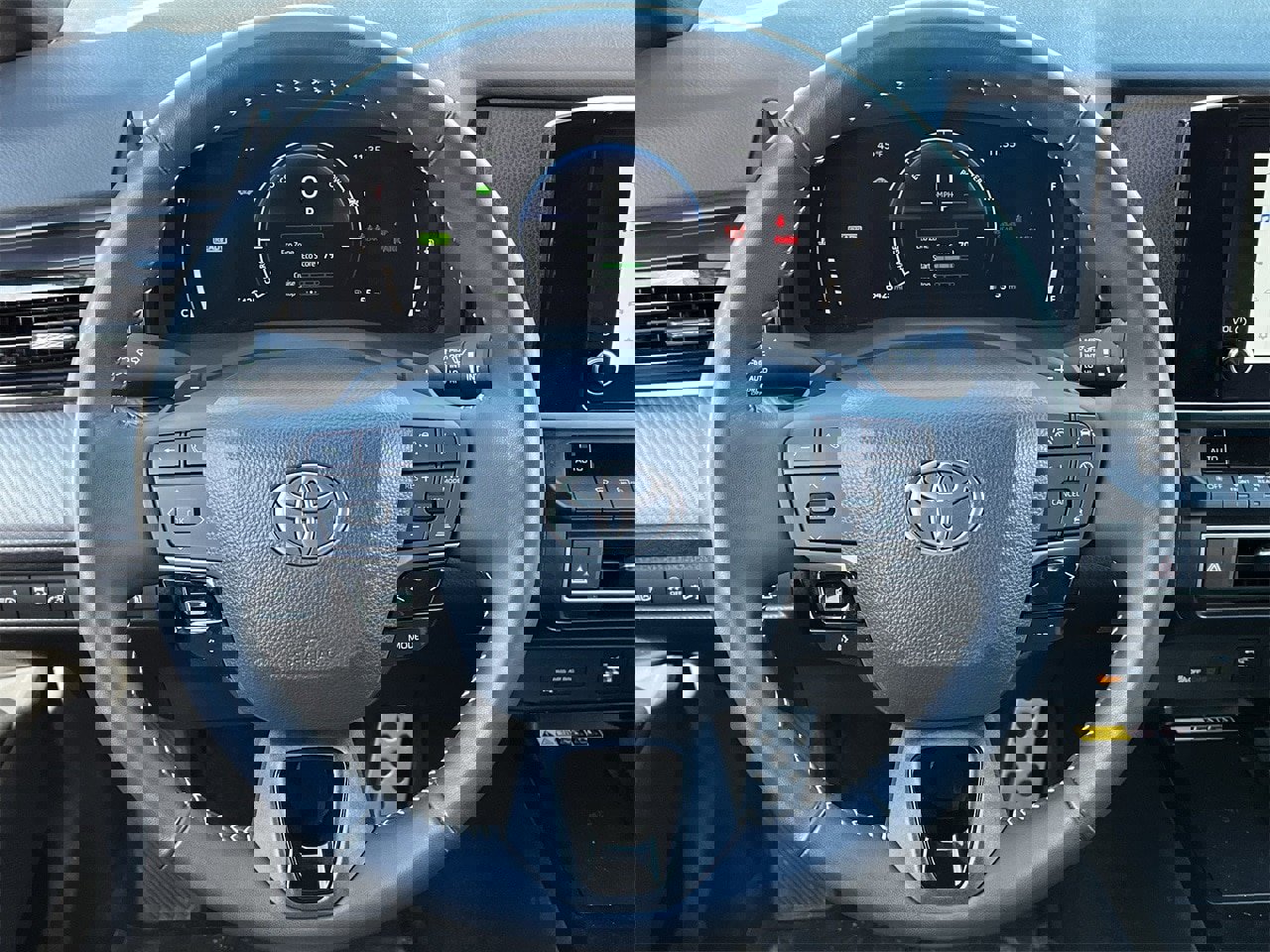 Used 2025 Toyota Camry SE image 11