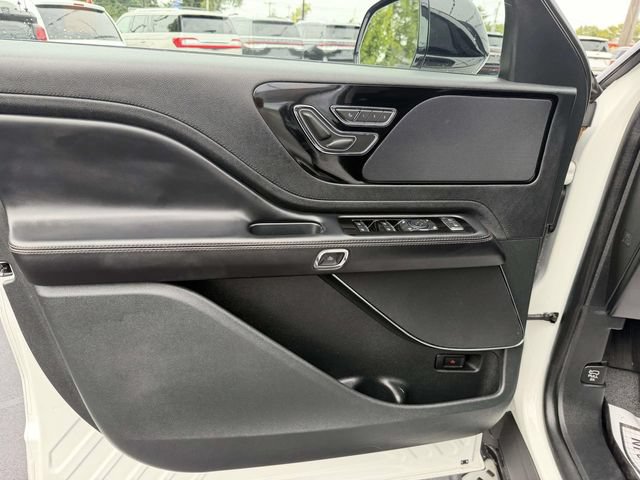 Certified 2023 Lincoln Aviator AWD w/ Premium Package image 19