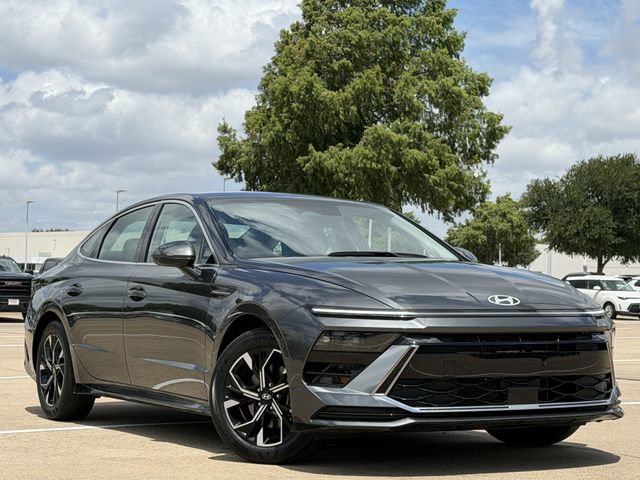 Used 2025 Hyundai Sonata SEL FWD image 2