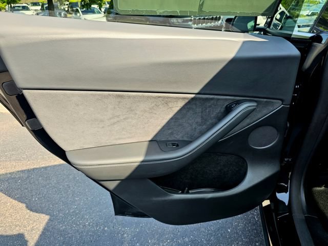 Used 2023 Tesla Model Y Long Range AWD/4WD image 26