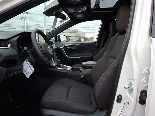 New 2025 Toyota RAV4 SE image 8