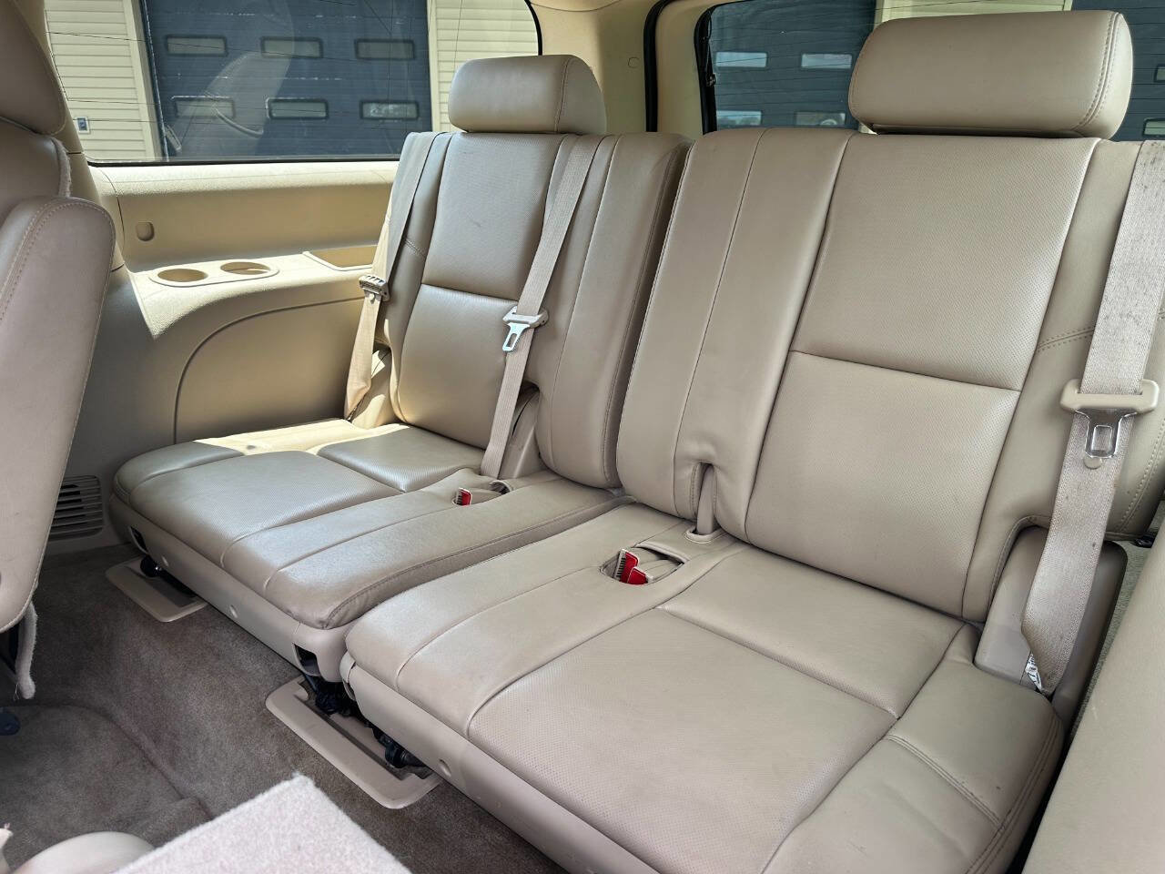 Used 2011 GMC Yukon XL Denali AWD/4WD image 32