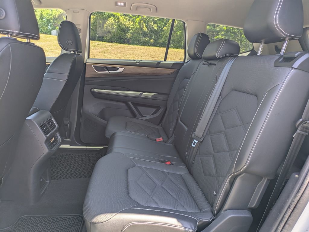 Used 2024 Volkswagen Atlas SE w/ Panoramic Sunroof Package AWD/4WD image 14