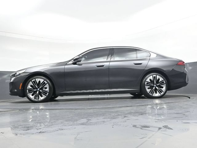 Certified 2025 BMW i5 eDrive40i w/ Premium Package RWD image 38