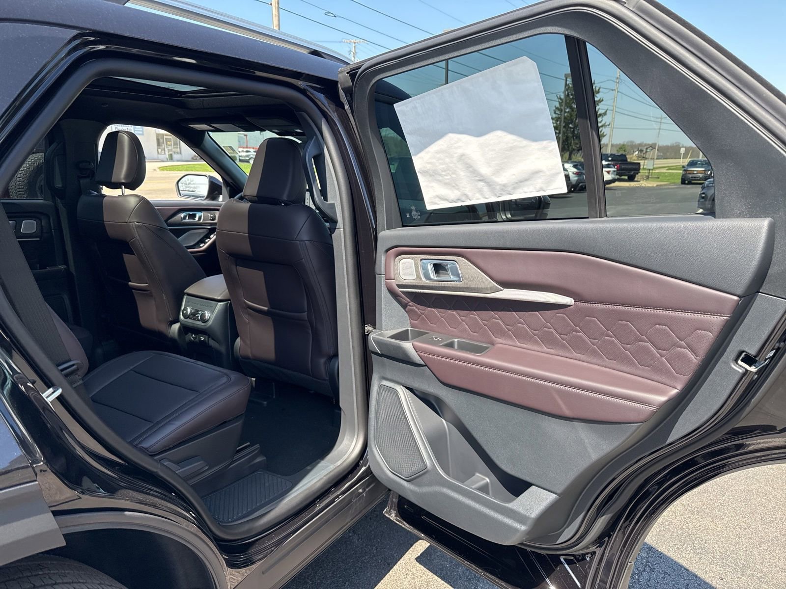 New 2026 Ford Explorer Platinum image 40