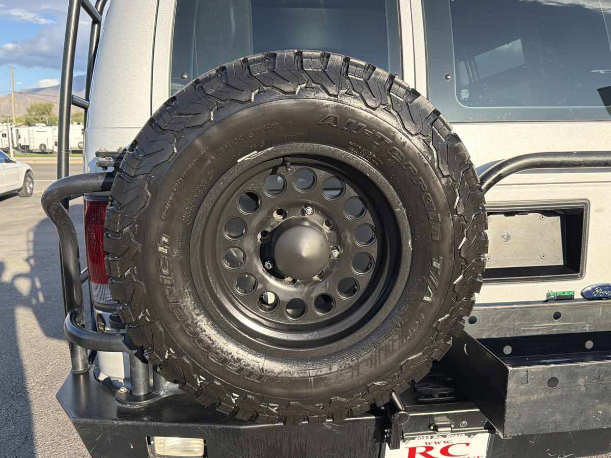 Used 2010 Ford E-350 and Econoline 350 Super Duty image 13