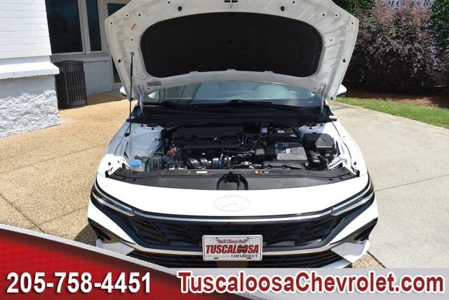 Used 2024 Hyundai Elantra Limited FWD image 41