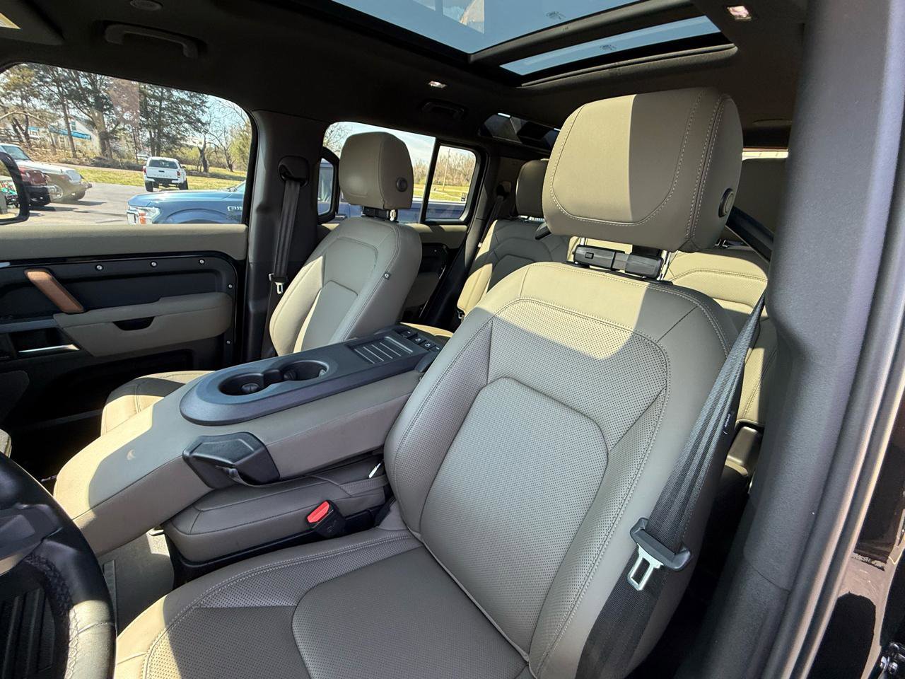 Used 2023 Land Rover Defender 110 X image 24