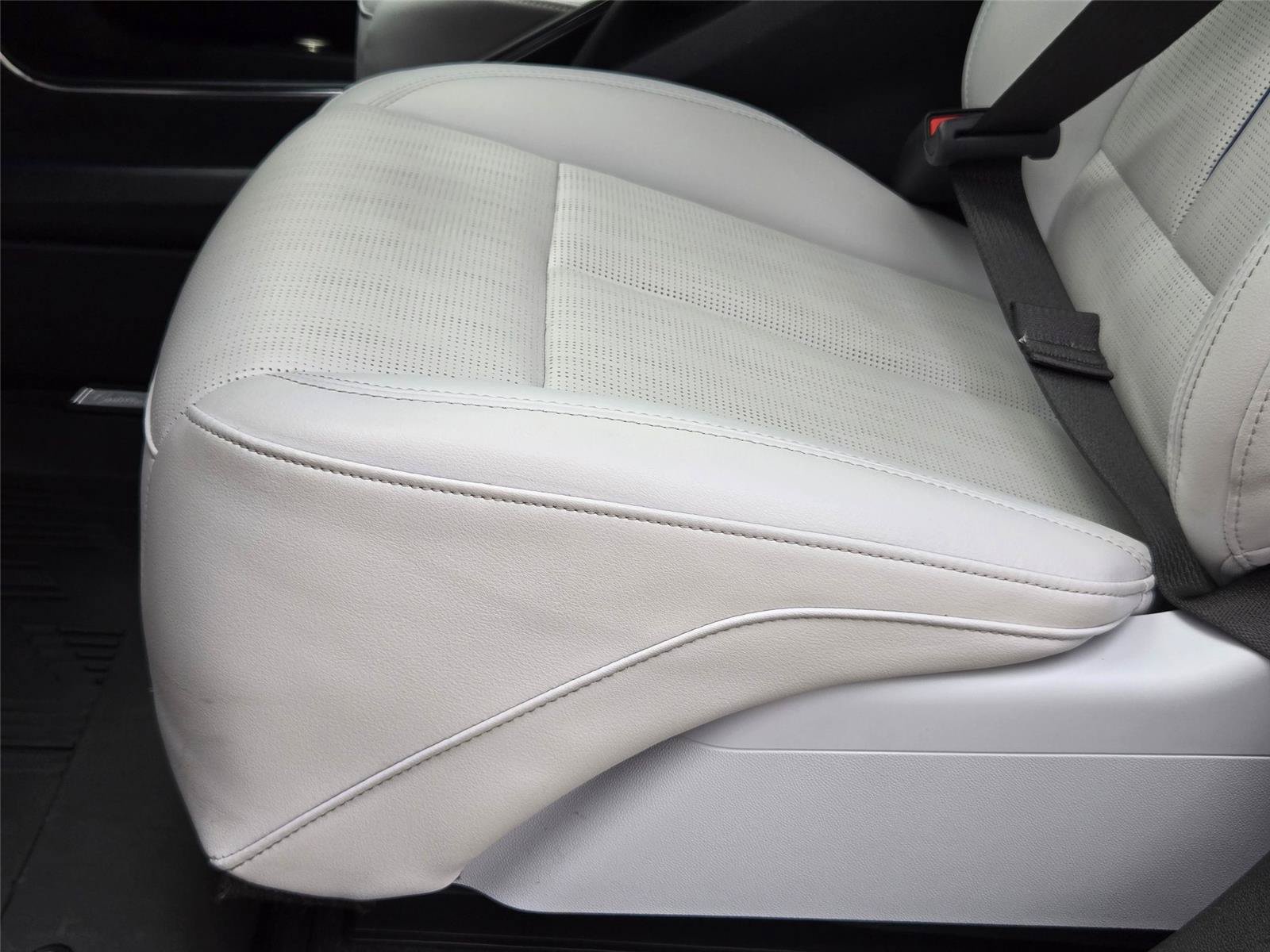 Certified 2024 Cadillac Lyriq Sport RWD image 27