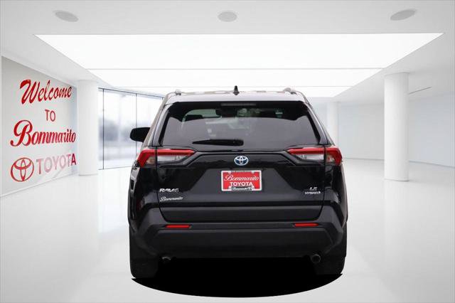 Certified 2022 Toyota RAV4 LE AWD/4WD image 6