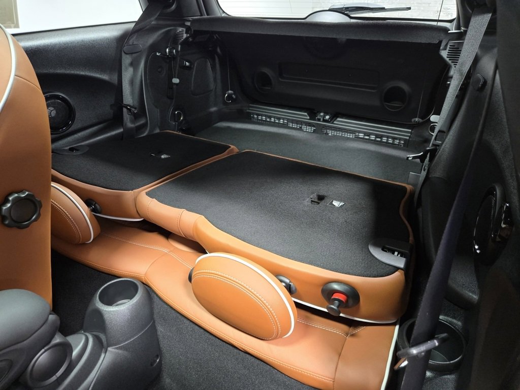 Used 2024 MINI Cooper SE image 32