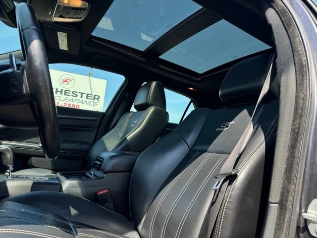 Used 2014 Chrysler 300 S AWD/4WD image 6