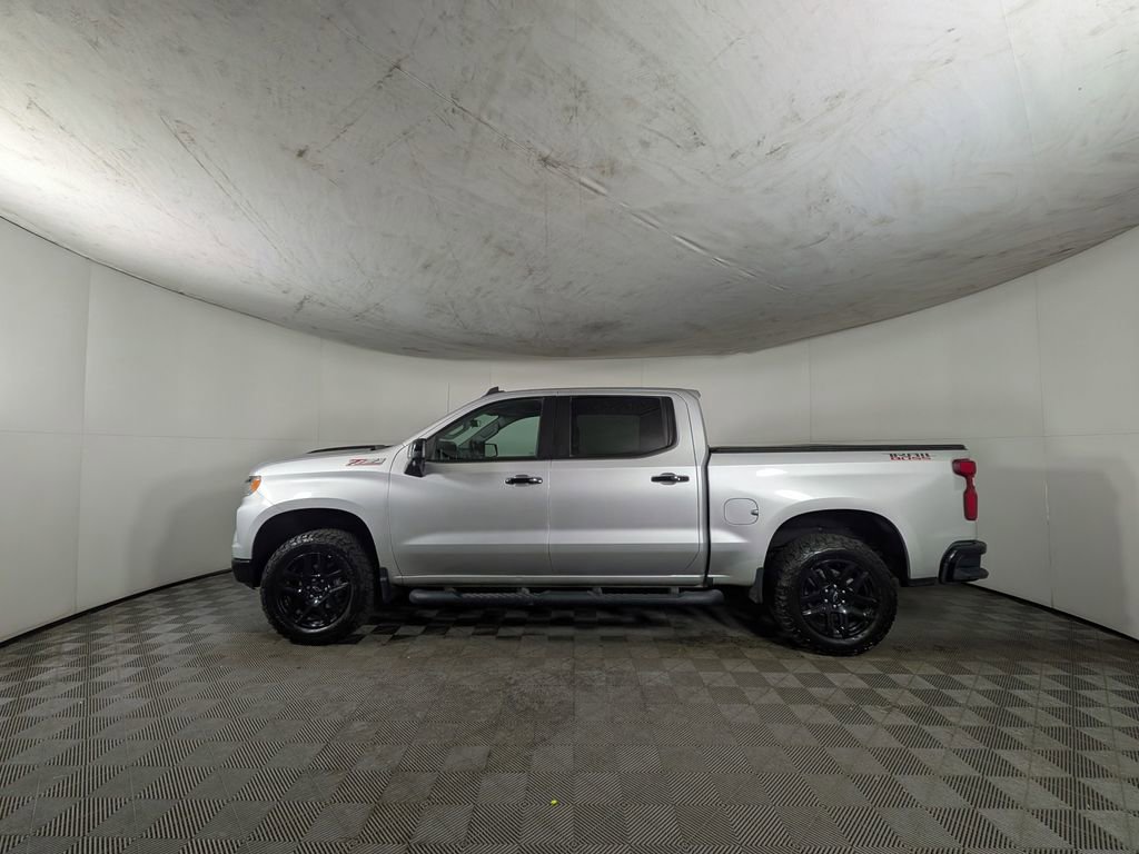 Used 2022 Chevrolet Silverado 1500 LT Trail Boss w/ LT Trail Boss Premium Package AWD/4WD image 3