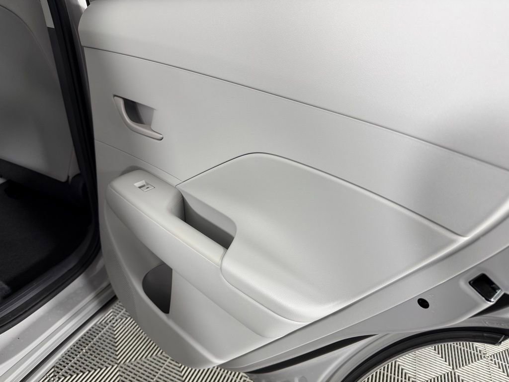 Used 2024 Hyundai Kona SEL image 31