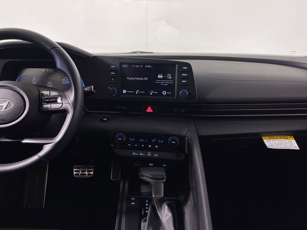 Certified 2025 Hyundai Elantra Sport image 16