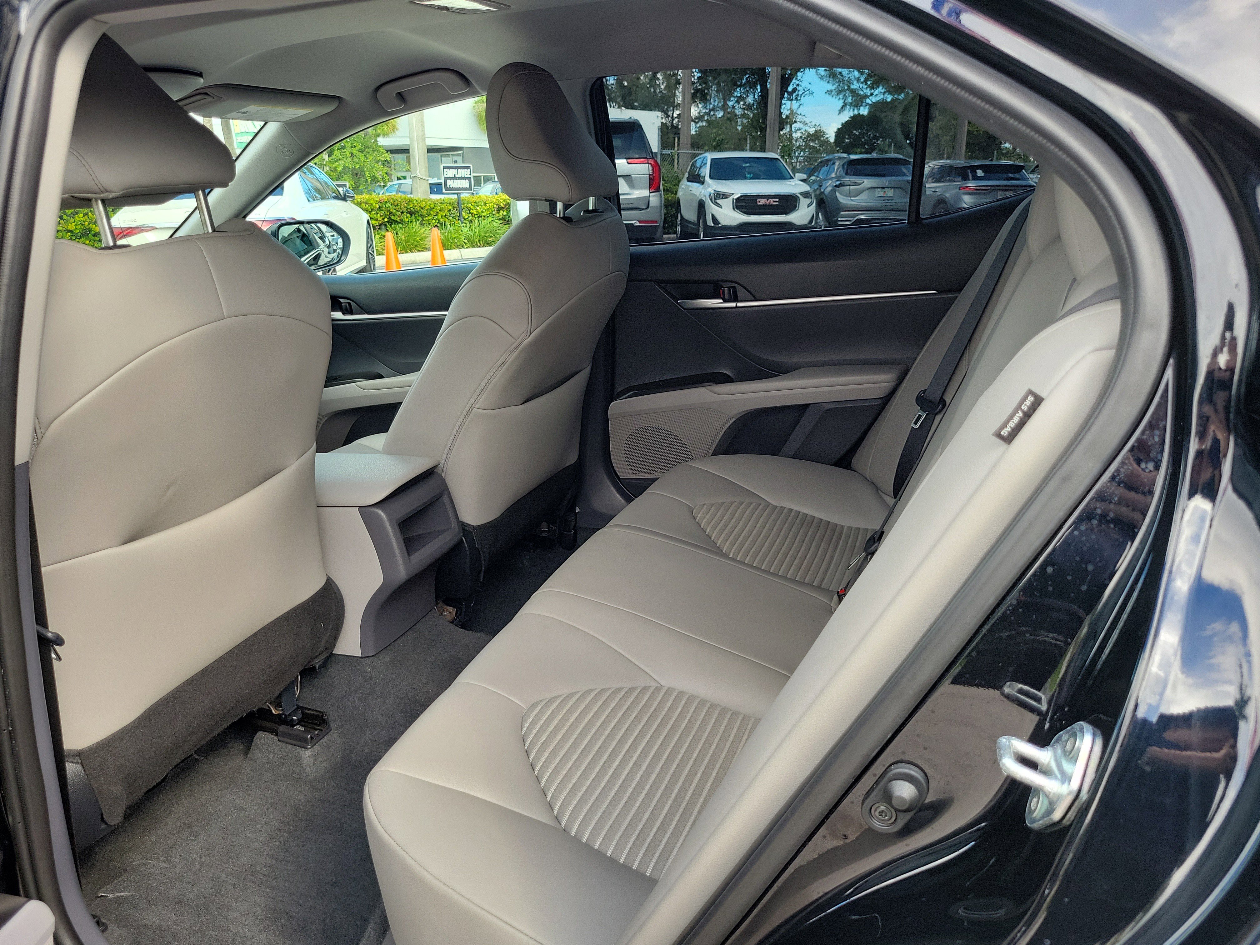 Used 2024 Toyota Camry SE image 12