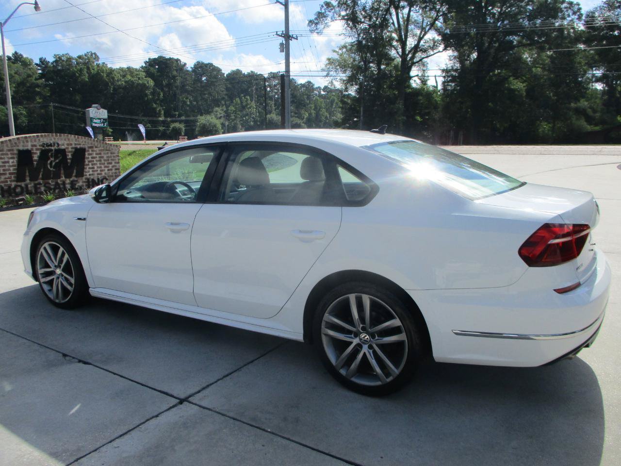 Used 2018 Volkswagen Passat 2.0T R-Line FWD image 26