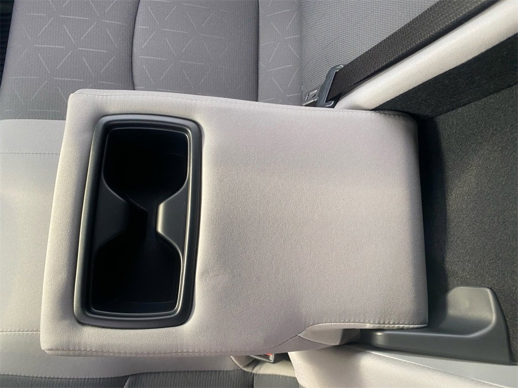 Used 2025 Toyota RAV4 XLE image 29