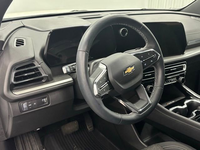 Used 2025 Chevrolet Traverse LT w/ Driver Confidence Package image 18