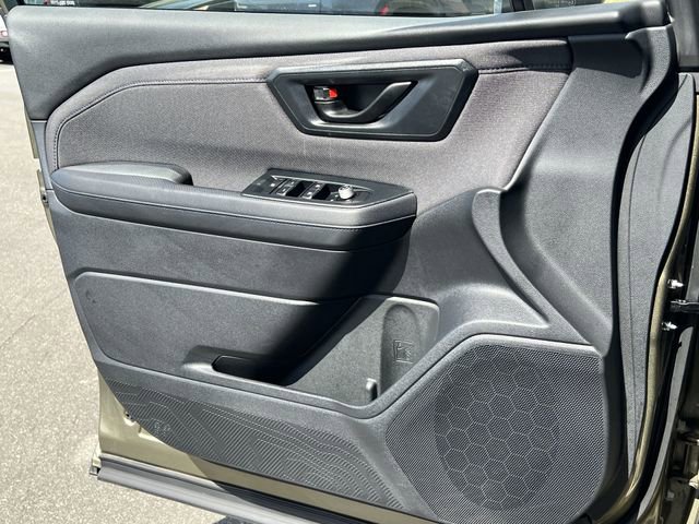 Certified 2025 Subaru Forester Premium w/ Protection Package image 24