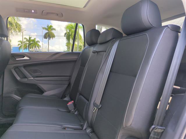 Used 2020 Volkswagen Tiguan SE image 14