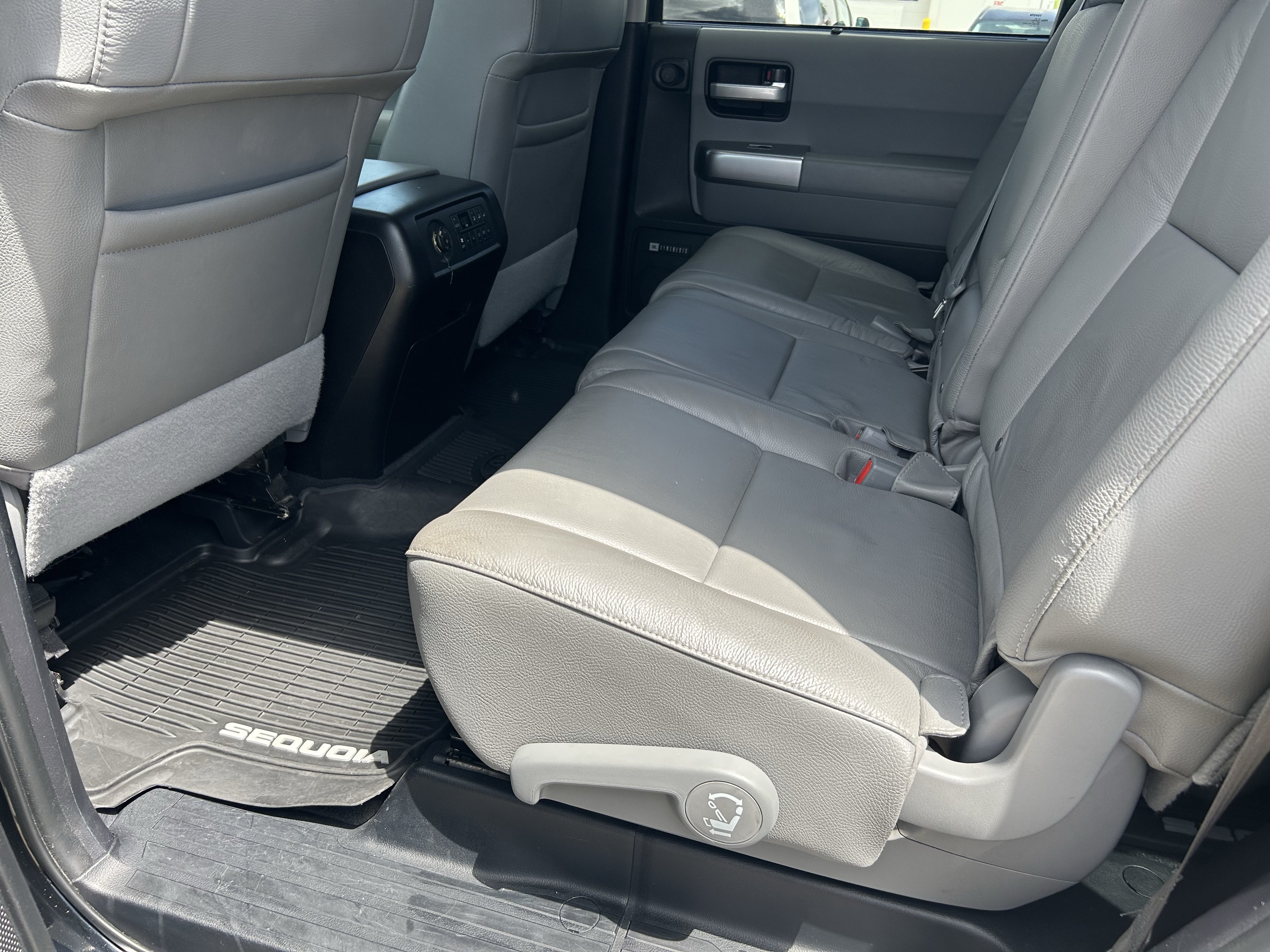 Certified 2020 Toyota Sequoia Limited w/ Safety & Convenience Package AWD/4WD image 18