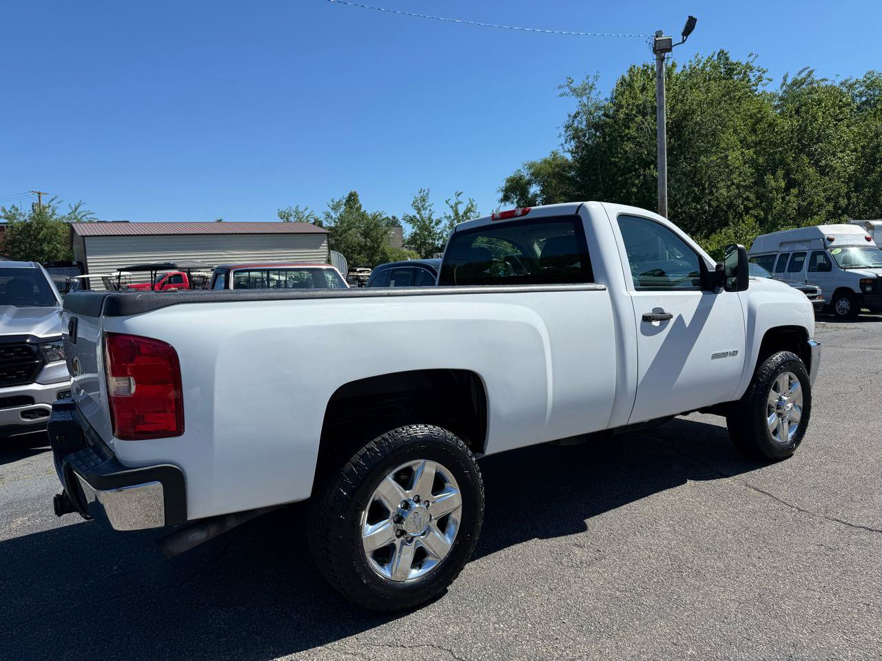 Used 2011 Chevrolet Silverado 2500 W/T w/ Snow Plow Prep Package AWD/4WD image 11