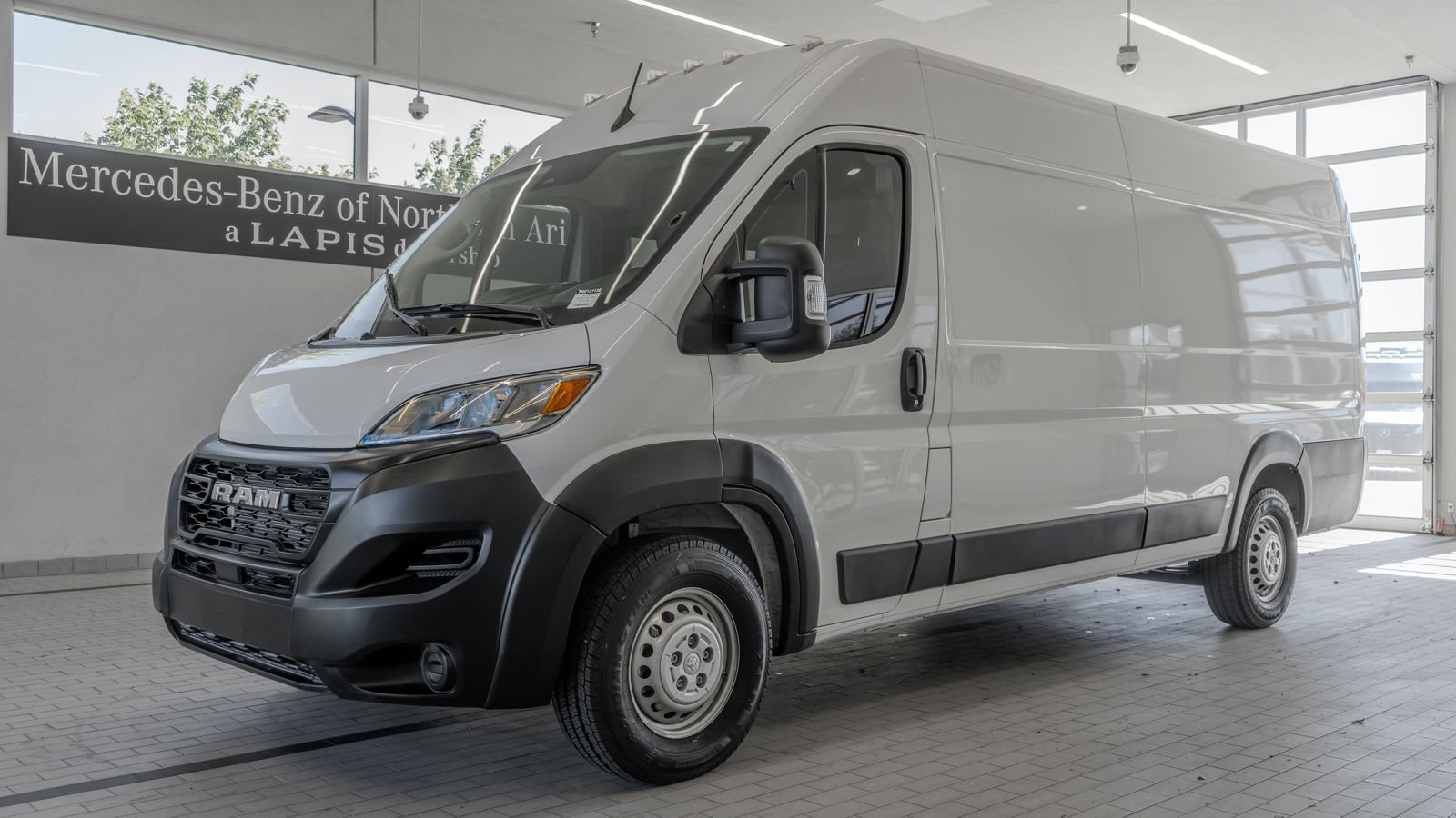 Used 2024 RAM ProMaster 3500 FWD image 3