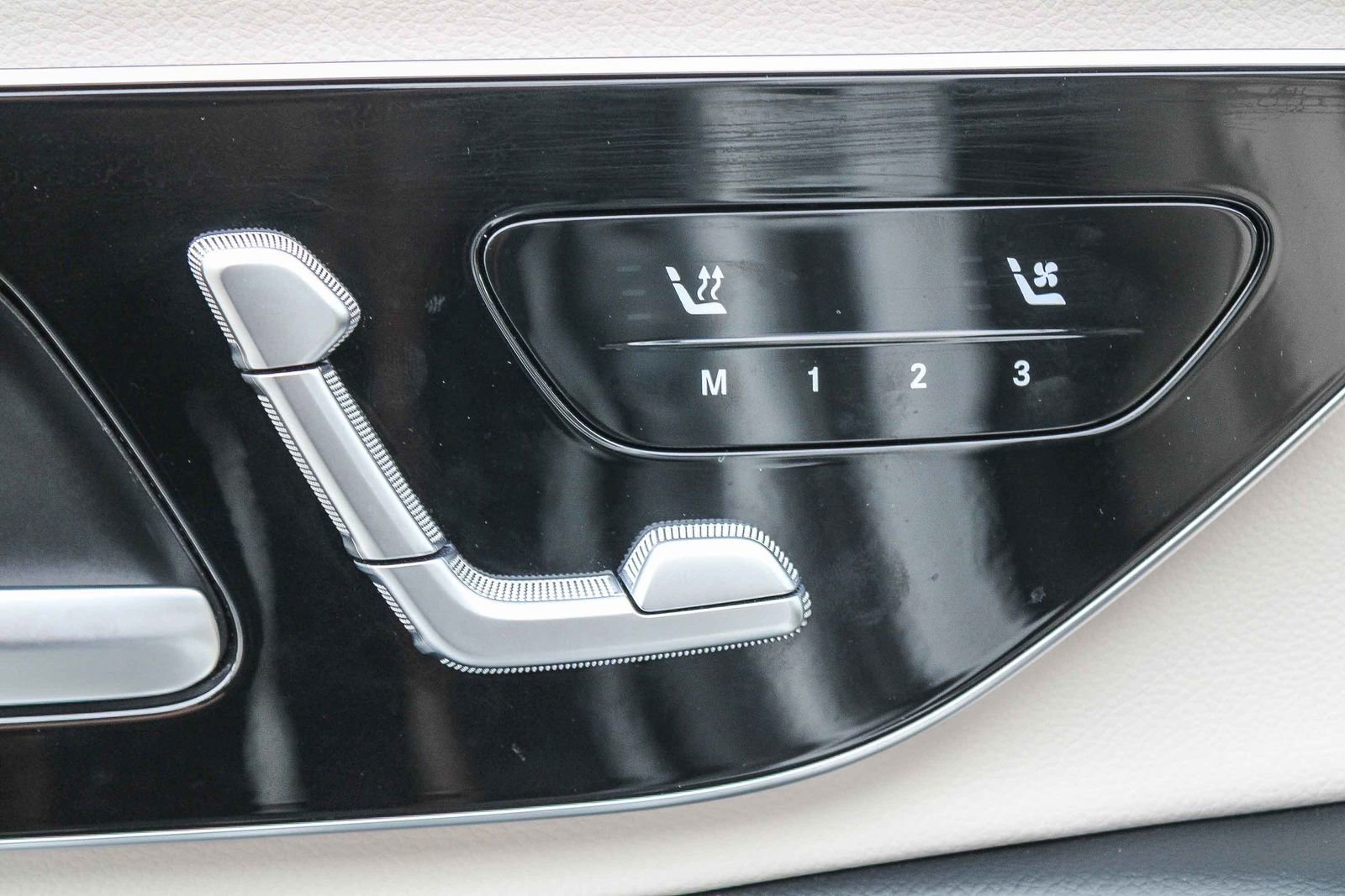 Certified 2025 Mercedes-Benz E 350 4MATIC Sedan image 20