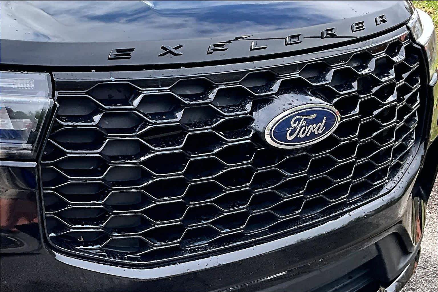 Certified 2025 Ford Explorer ST-Line AWD/4WD image 29
