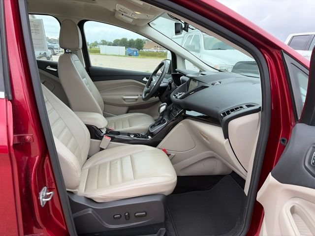 Used 2017 Ford C-MAX Titanium w/ Equipment Group 301A FWD image 23