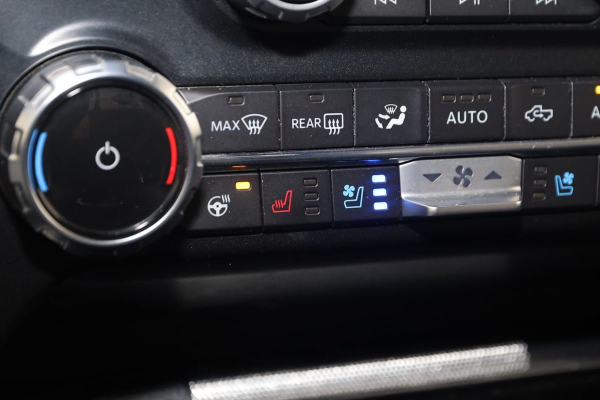 Used 2023 Ford F150 Lariat w/ Equipment Group 502A High AWD/4WD image 8