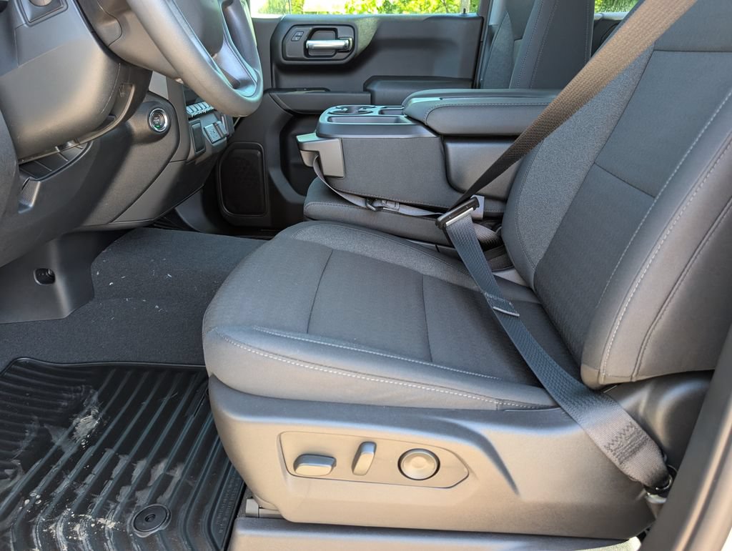 New 2026 Chevrolet Silverado 1500 Custom w/ LPO, Dark Essentials Package RWD image 9