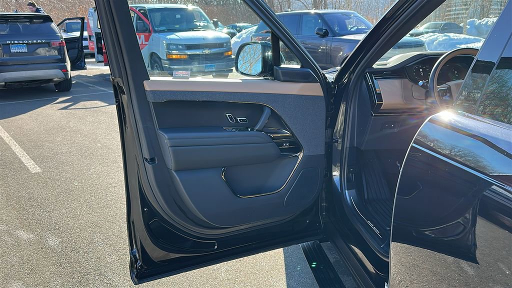 Used 2025 Land Rover Range Rover Sport Dynamic SE image 9